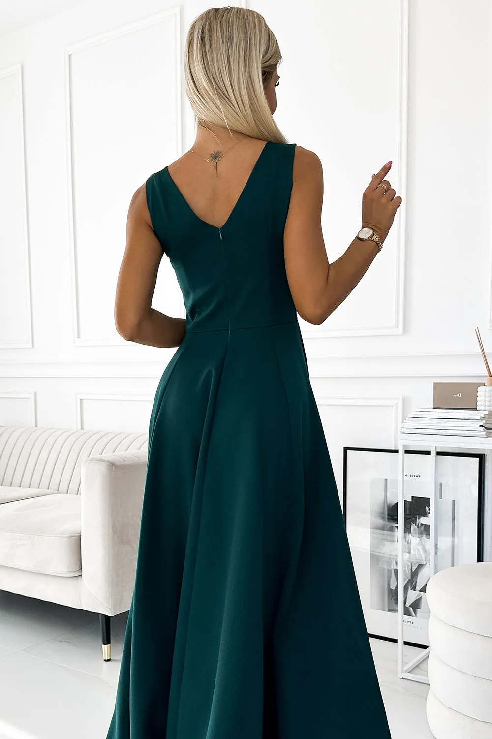 CINDY long elegant dress with a neckline - green