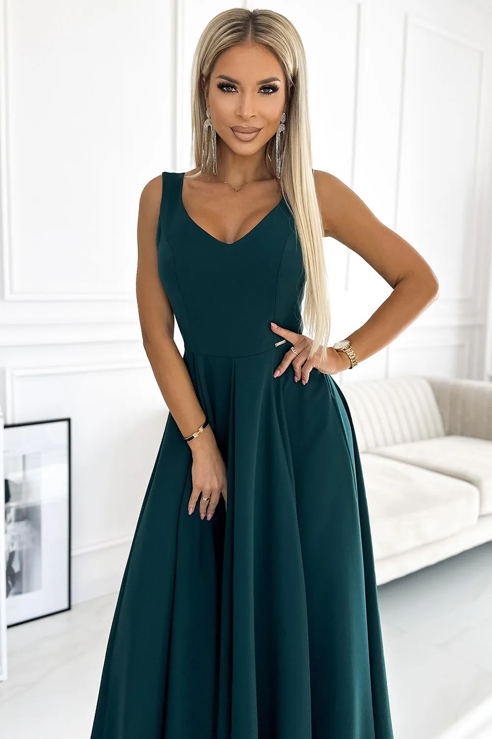 CINDY long elegant dress with a neckline - green