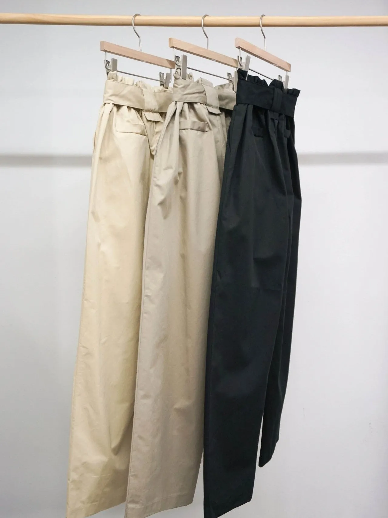 LEVE BELTED TROUSERS